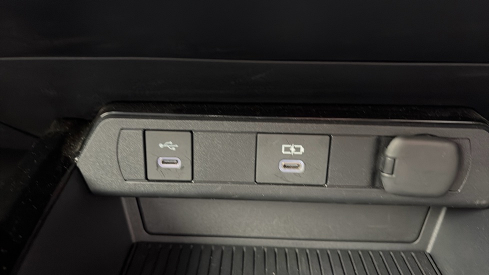 Toyota Prius 2.0 PHEV Design 5dr CVT Hatchback - Image 38