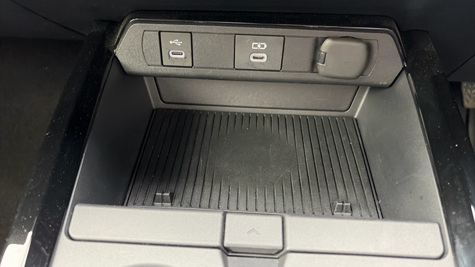 Toyota Prius 2.0 PHEV Design 5dr CVT Hatchback - Image 39