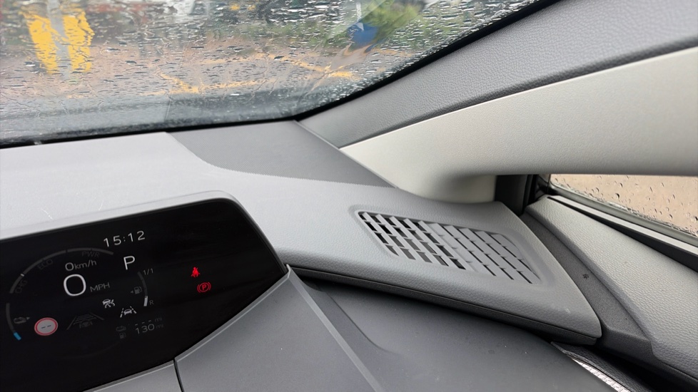 Toyota Prius 2.0 PHEV Design 5dr CVT Hatchback - Image 40