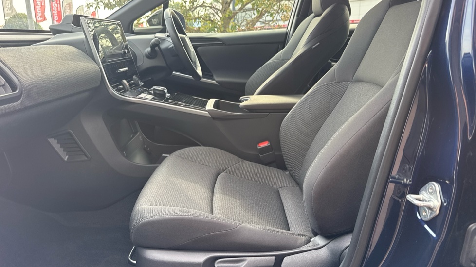 Toyota bZ4X 150kW Pure 71.4kWh 5dr Auto [11kW] Electric Hatchback - Image 5