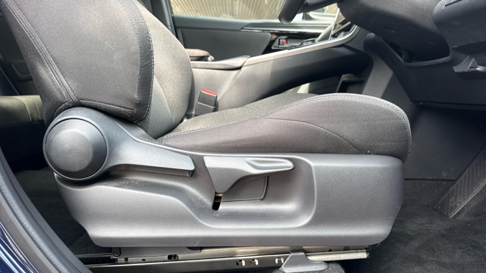 Toyota bZ4X 150kW Pure 71.4kWh 5dr Auto [11kW] Electric Hatchback - Image 30