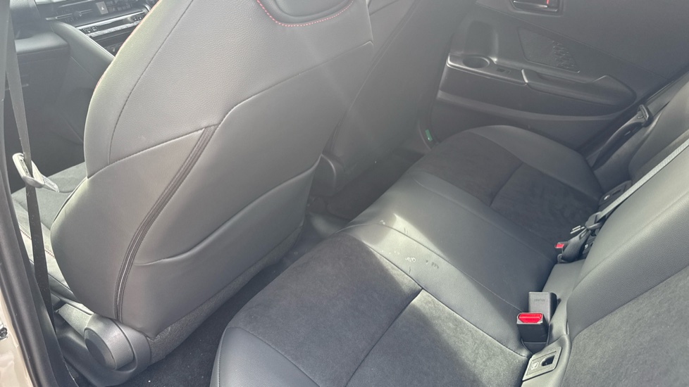 Toyota C-HR 2.0 PHEV GR Sport 5dr CVT Hatchback - Image 15