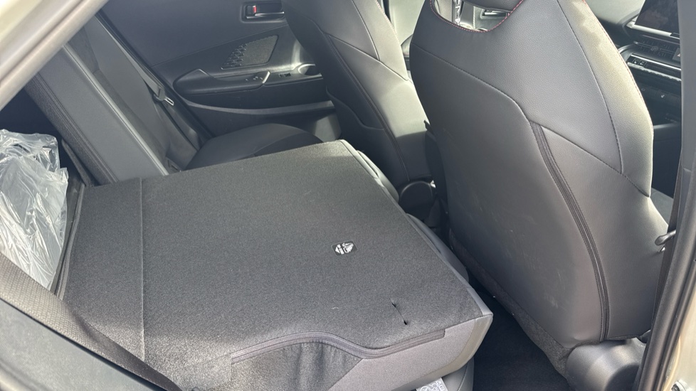Toyota C-HR 2.0 PHEV GR Sport 5dr CVT Hatchback - Image 18
