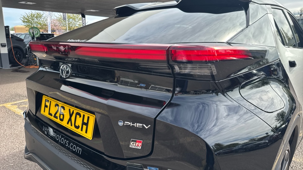 Toyota C-HR 2.0 PHEV GR Sport 5dr CVT Hatchback - Image 21