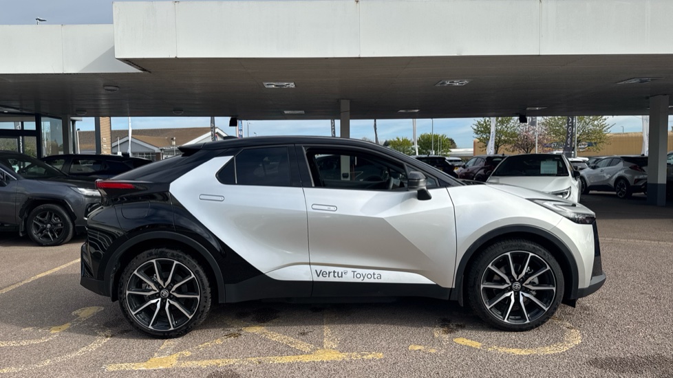 Toyota C-HR 2.0 PHEV GR Sport 5dr CVT Hatchback - Image 23