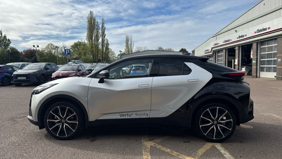 Toyota C-HR 2.0 PHEV GR Sport 5dr CVT Hatchback - Image 24
