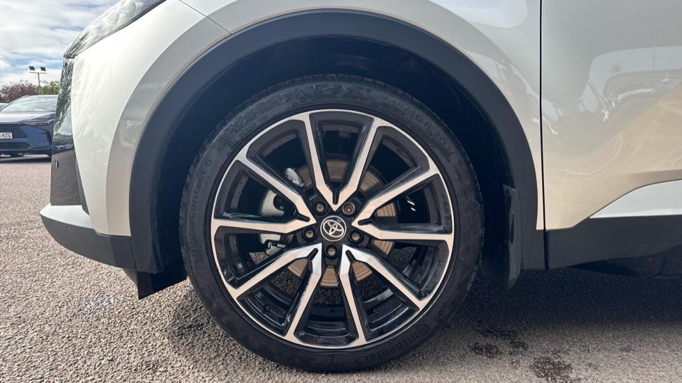 Toyota C-HR 2.0 PHEV GR Sport 5dr CVT Hatchback - Image 25