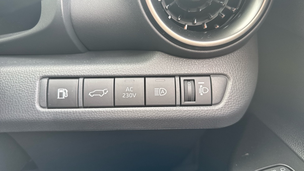 Toyota C-HR 2.0 PHEV GR Sport 5dr CVT Hatchback - Image 28