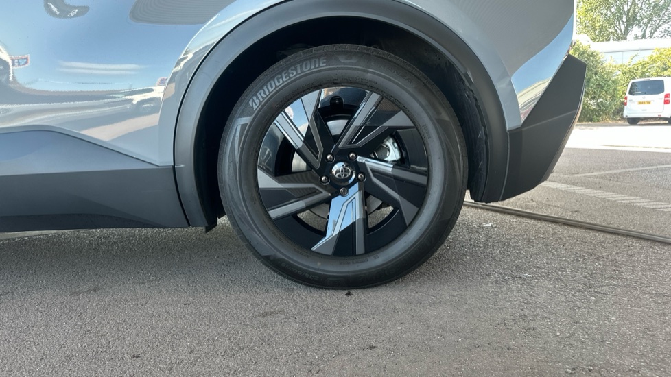 Toyota C-HR+ 165kW Design 77kWh 5dr Auto Electric Hatchback - Image 25
