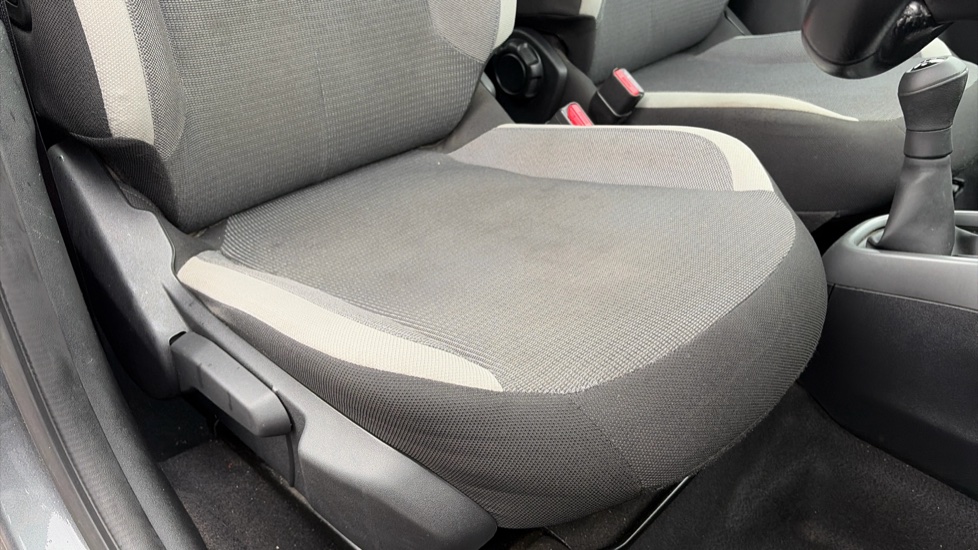 Toyota Aygo 1.0 VVT-i X-Play TSS 5dr Petrol Hatchback - Image 17