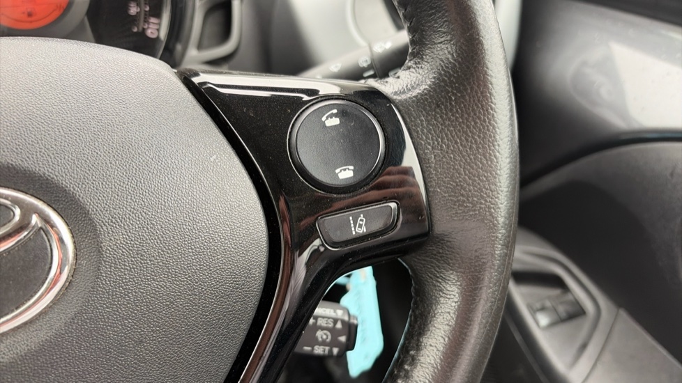 Toyota Aygo 1.0 VVT-i X-Play TSS 5dr Petrol Hatchback - Image 31