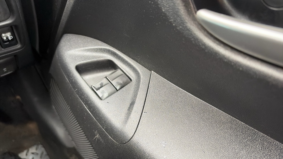 Toyota Aygo 1.0 VVT-i X-Play TSS 5dr Petrol Hatchback - Image 32