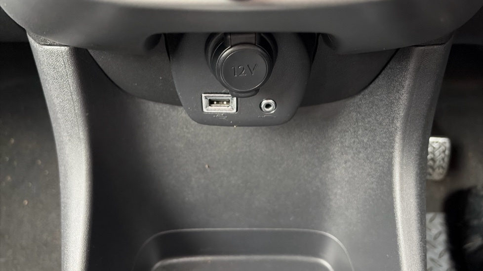 Toyota Aygo 1.0 VVT-i X-Play TSS 5dr Petrol Hatchback - Image 39