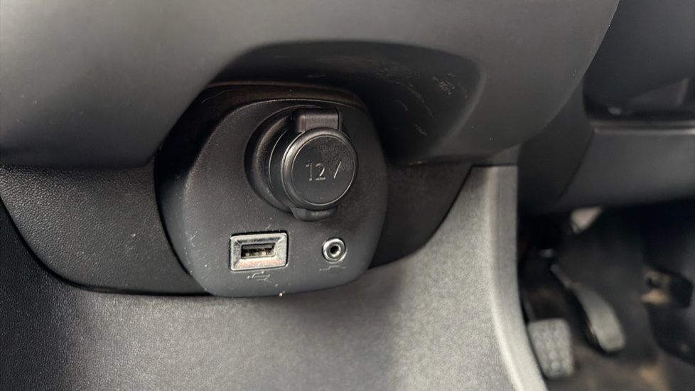 Toyota Aygo 1.0 VVT-i X-Play TSS 5dr Petrol Hatchback - Image 41