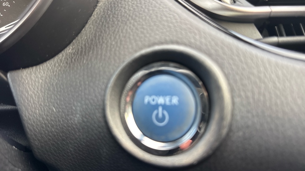 Toyota C-HR 1.8 Hybrid Design 5dr CVT Hybrid Hatchback - Image 16