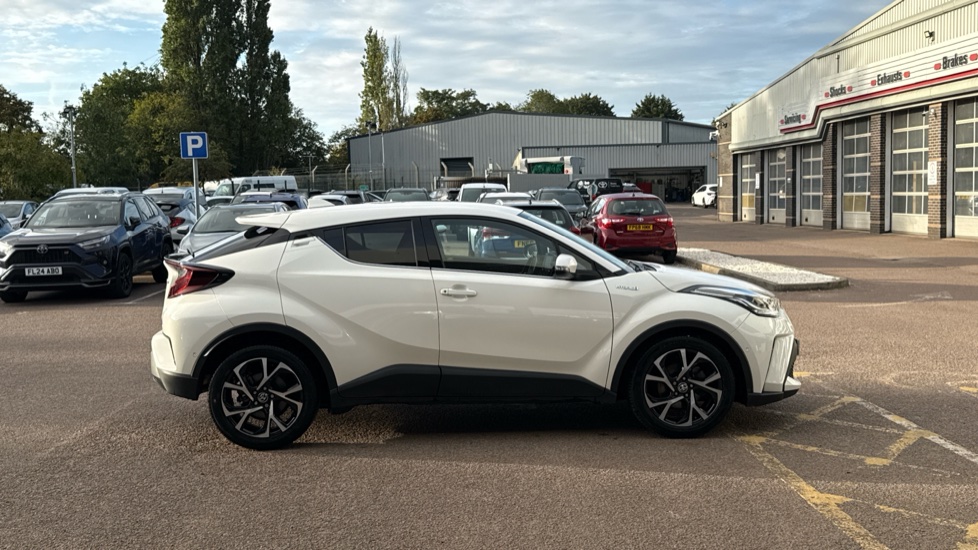 Toyota C-HR 1.8 Hybrid Design 5dr CVT Hybrid Hatchback - Image 23