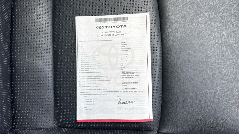 Toyota C-HR 1.8 Hybrid Design 5dr CVT Hybrid Hatchback - Image 27