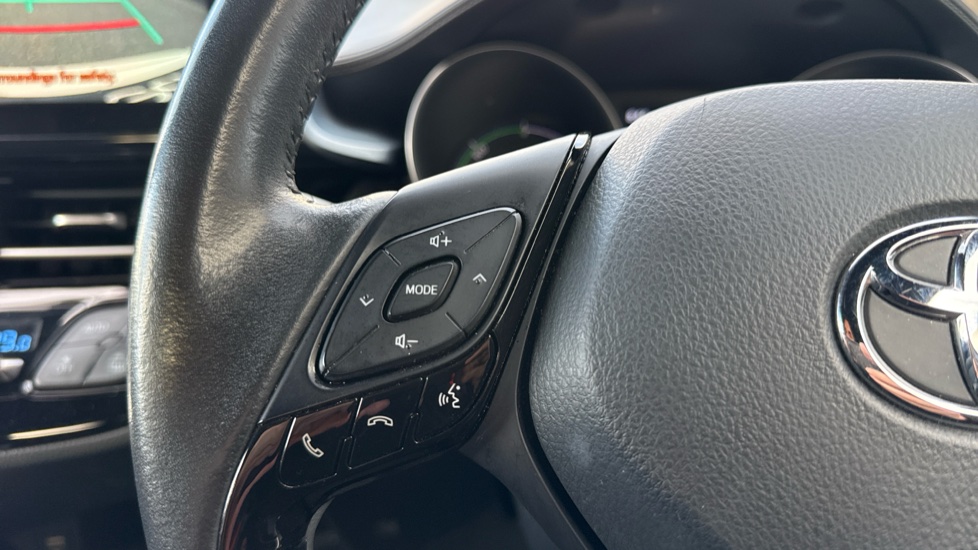 Toyota C-HR 1.8 Hybrid Design 5dr CVT Hybrid Hatchback - Image 39