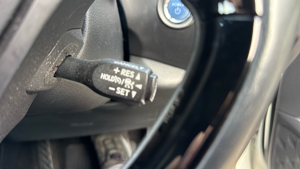 Toyota C-HR 1.8 Hybrid Design 5dr CVT Hybrid Hatchback - Image 50