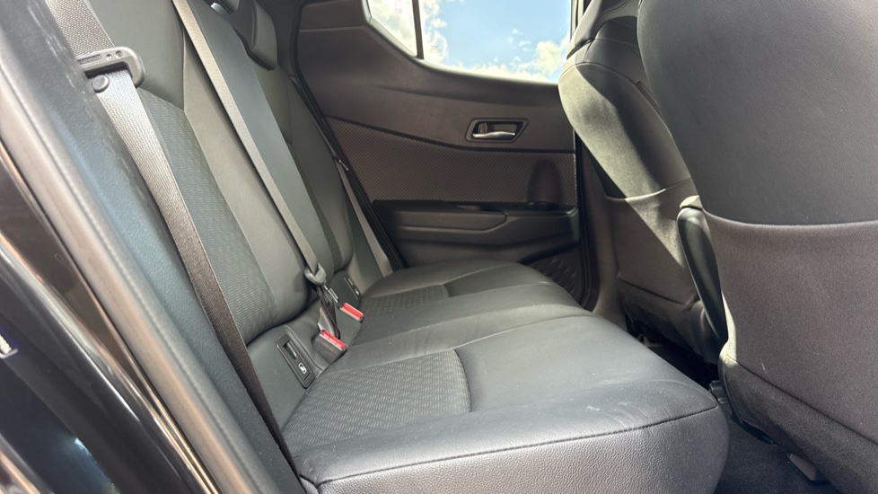 Toyota C-HR 1.8 Hybrid Excel 5dr CVT Hybrid Hatchback - Image 8
