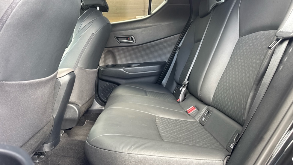 Toyota C-HR 1.8 Hybrid Excel 5dr CVT Hybrid Hatchback - Image 15
