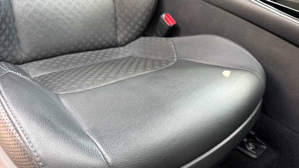 Toyota C-HR 1.8 Hybrid Excel 5dr CVT Hybrid Hatchback - Image 17