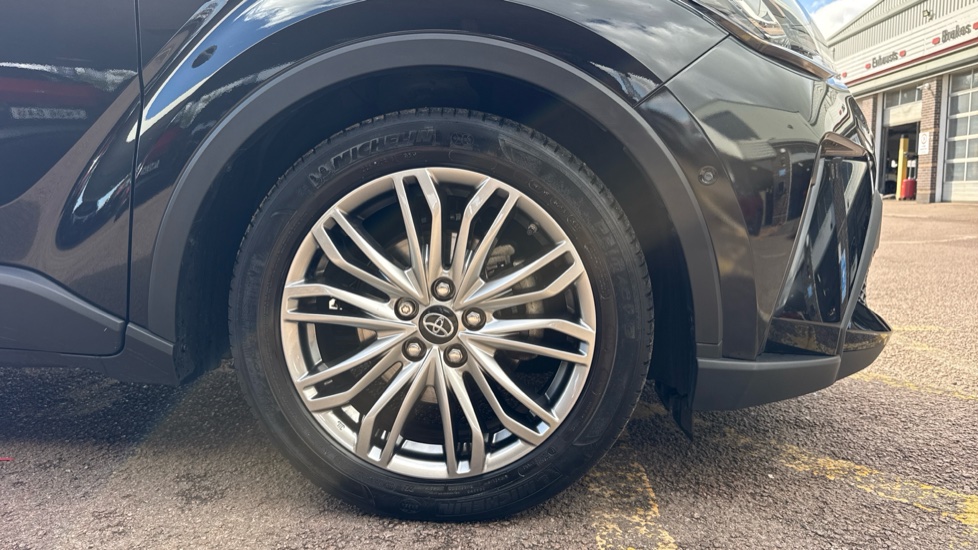 Toyota C-HR 1.8 Hybrid Excel 5dr CVT Hybrid Hatchback - Image 25