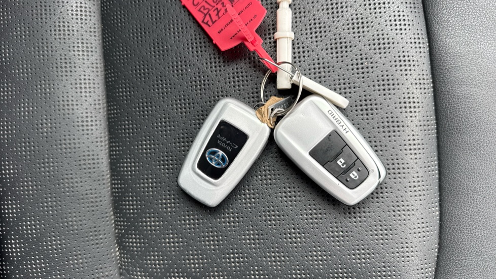 Toyota C-HR 1.8 Hybrid Excel 5dr CVT Hybrid Hatchback - Image 28