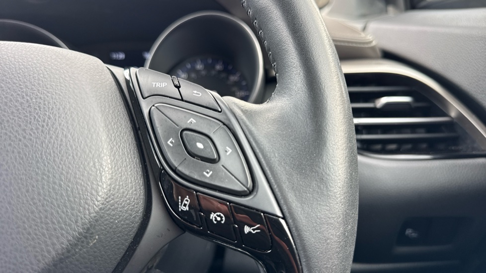 Toyota C-HR 1.8 Hybrid Excel 5dr CVT Hybrid Hatchback - Image 31