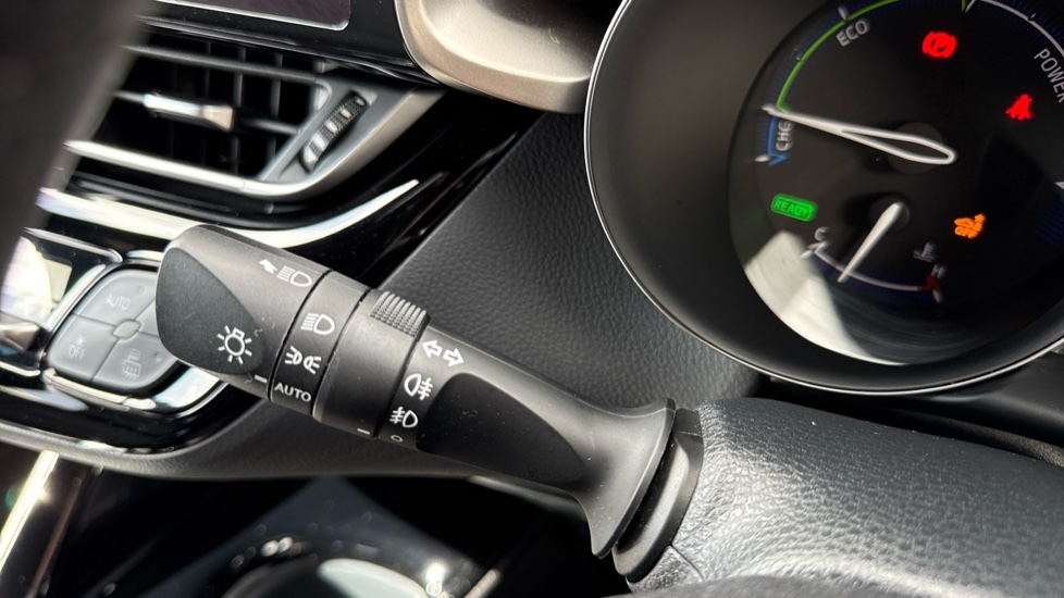 Toyota C-HR 1.8 Hybrid Excel 5dr CVT Hybrid Hatchback - Image 33