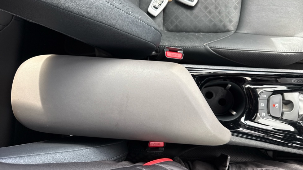 Toyota C-HR 1.8 Hybrid Excel 5dr CVT Hybrid Hatchback - Image 47