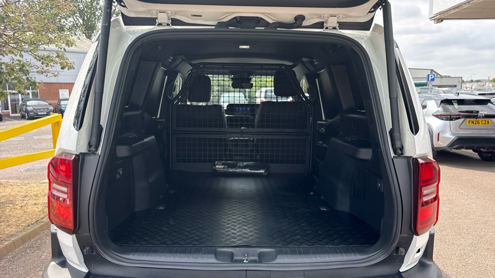 Toyota Land Cruiser Diesel 2.8D 205 Commercial Auto - Image 13