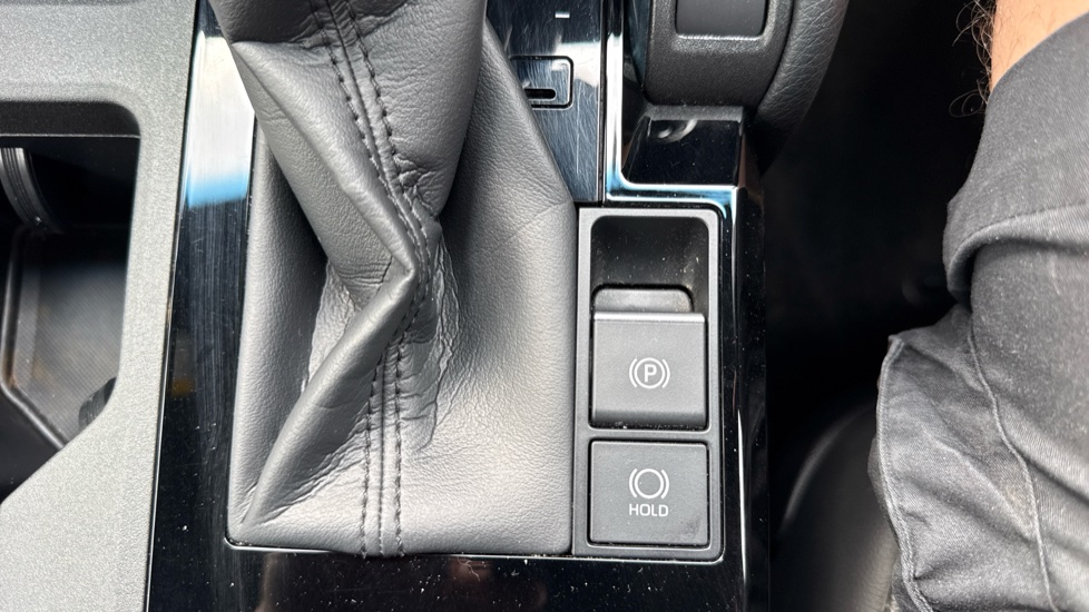 Toyota Land Cruiser Diesel 2.8D 205 Commercial Auto - Image 44