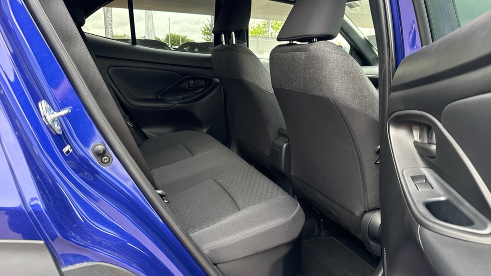 Toyota Yaris Cross 1.5 Hybrid Design 5dr CVT Hybrid Estate - Image 8