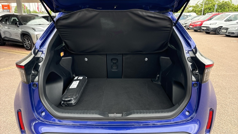 Toyota Yaris Cross 1.5 Hybrid Design 5dr CVT Hybrid Estate - Image 13
