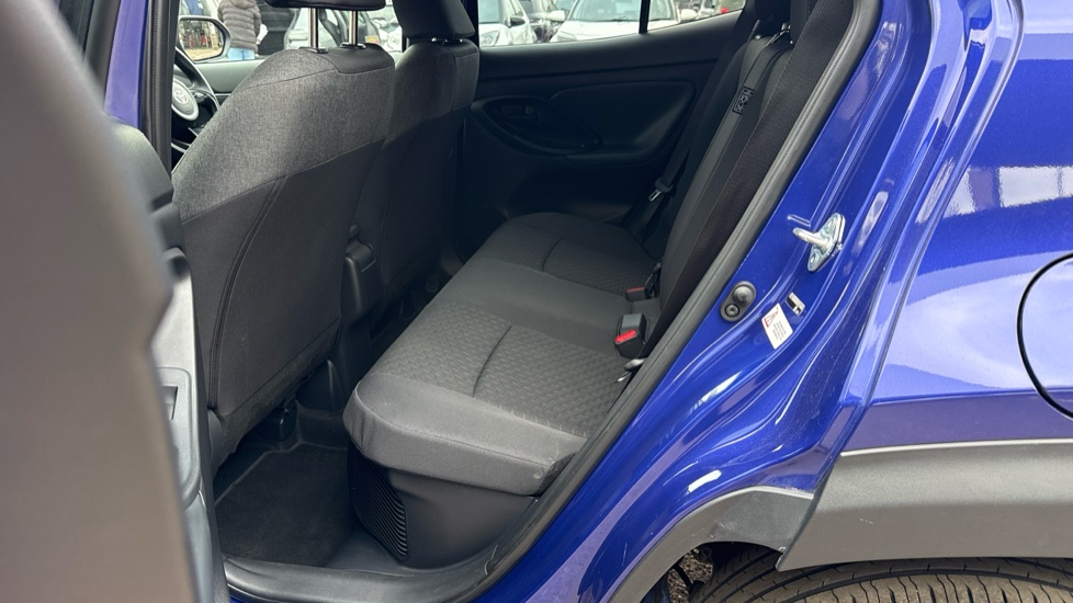 Toyota Yaris Cross 1.5 Hybrid Design 5dr CVT Hybrid Estate - Image 15