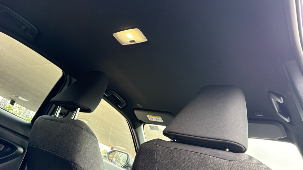 Toyota Yaris Cross 1.5 Hybrid Design 5dr CVT Hybrid Estate - Image 19
