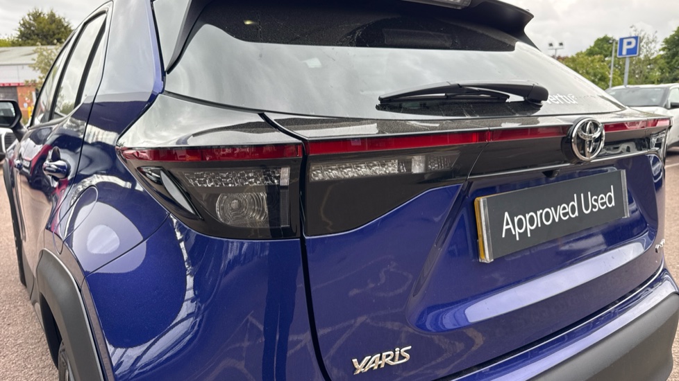 Toyota Yaris Cross 1.5 Hybrid Design 5dr CVT Hybrid Estate - Image 21