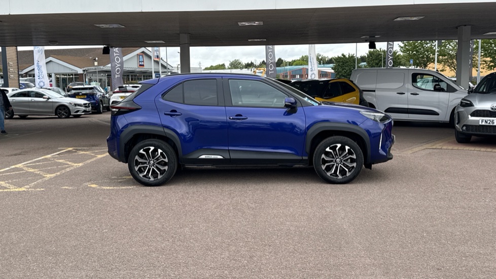 Toyota Yaris Cross 1.5 Hybrid Design 5dr CVT Hybrid Estate - Image 23