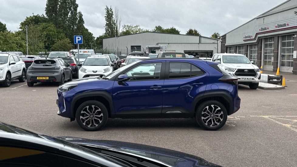 Toyota Yaris Cross 1.5 Hybrid Design 5dr CVT Hybrid Estate - Image 24