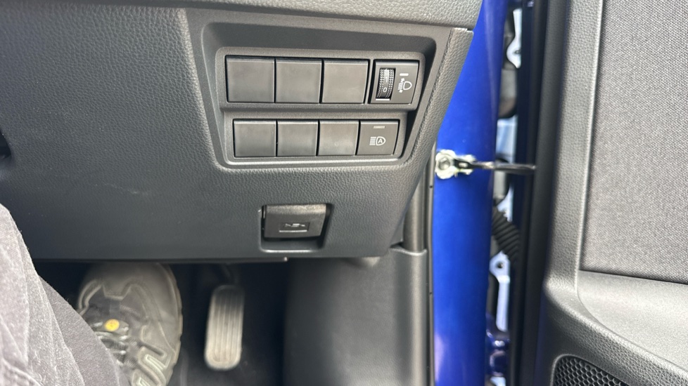 Toyota Yaris Cross 1.5 Hybrid Design 5dr CVT Hybrid Estate - Image 53