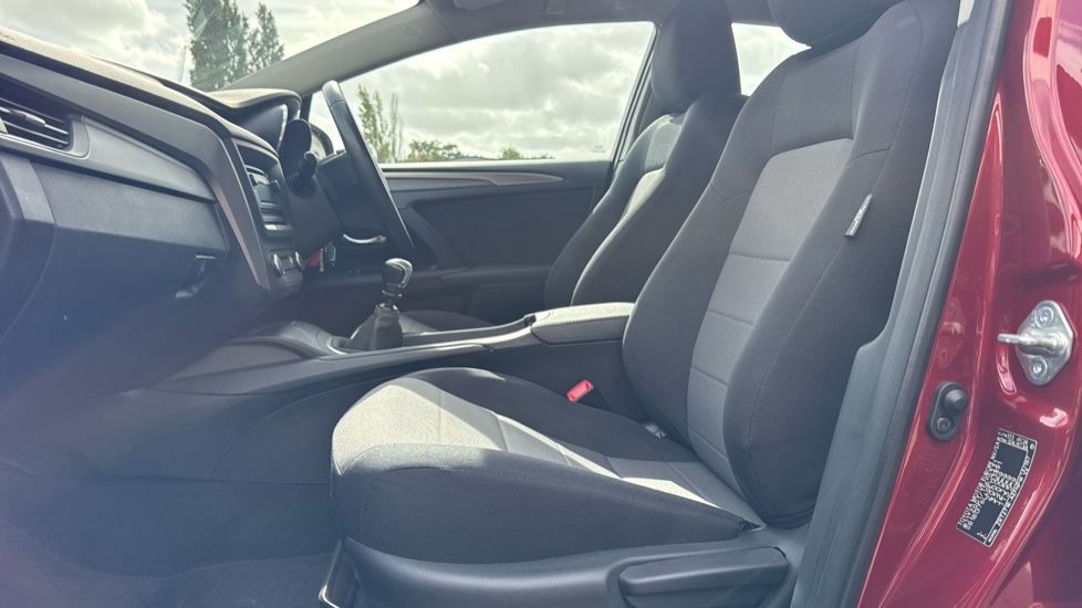 Toyota Avensis 1.8 Active 4dr Petrol Saloon - Image 5