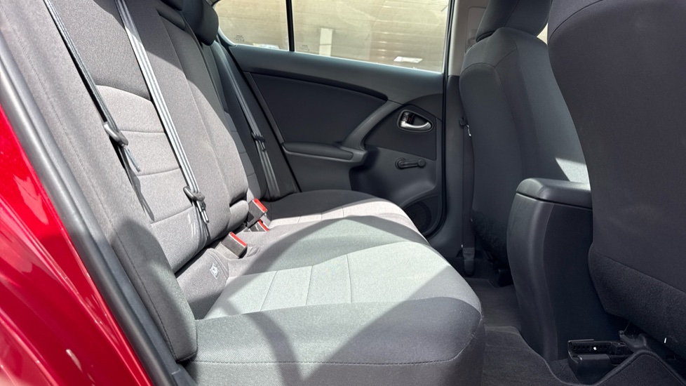 Toyota Avensis 1.8 Active 4dr Petrol Saloon - Image 8