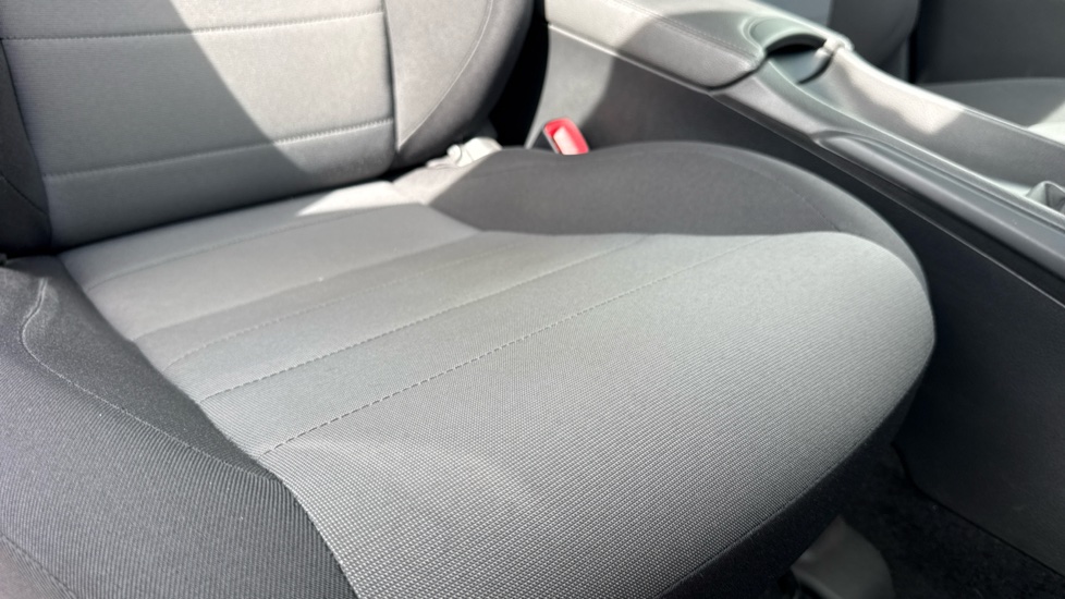Toyota Avensis 1.8 Active 4dr Petrol Saloon - Image 17