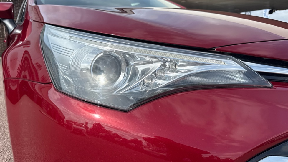 Toyota Avensis 1.8 Active 4dr Petrol Saloon - Image 20