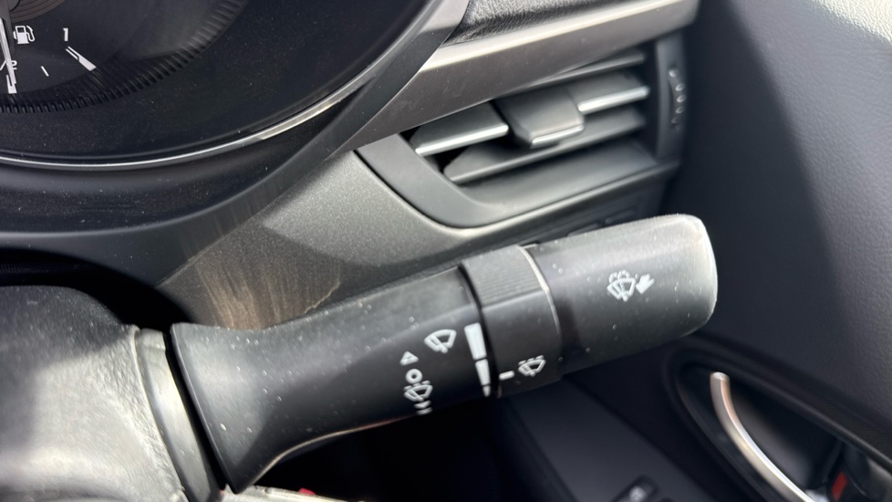 Toyota Avensis 1.8 Active 4dr Petrol Saloon - Image 34