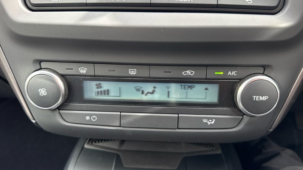 Toyota Avensis 1.8 Active 4dr Petrol Saloon - Image 35