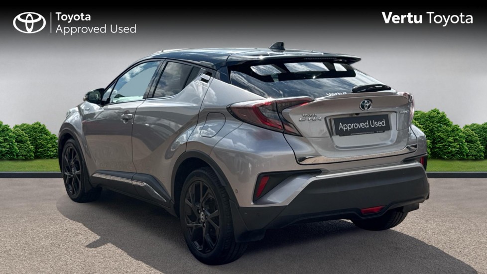 Toyota C-HR 1.8 Hybrid Dynamic 5dr CVT Hybrid Hatchback - Image 4