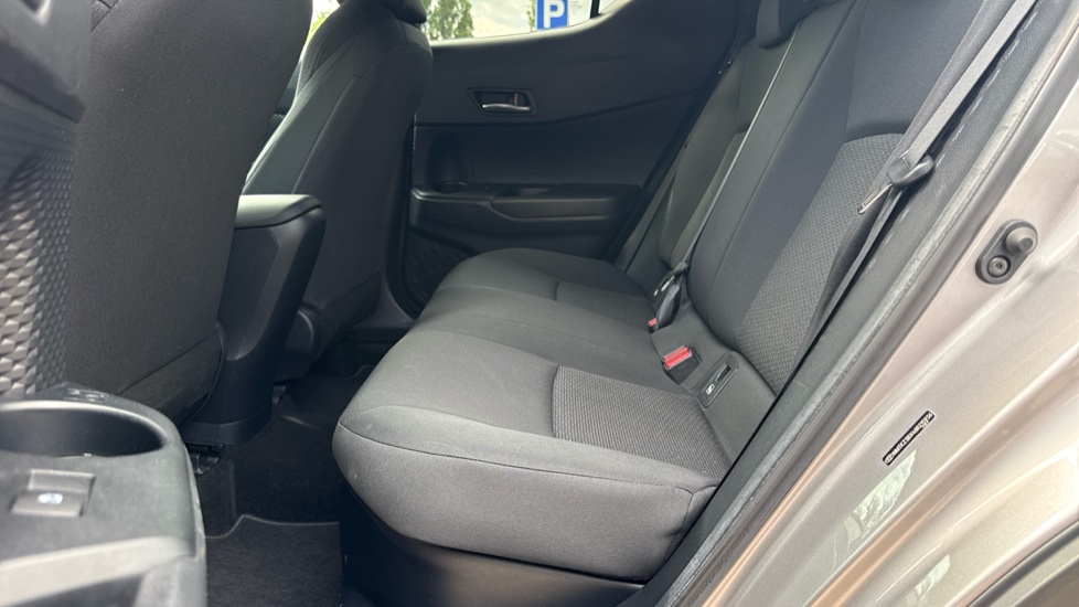 Toyota C-HR 1.8 Hybrid Dynamic 5dr CVT Hybrid Hatchback - Image 15