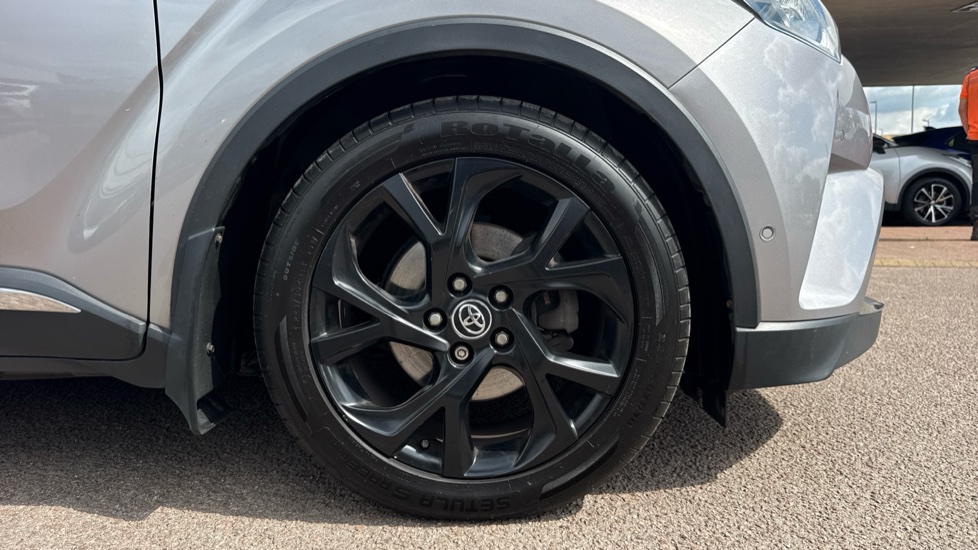 Toyota C-HR 1.8 Hybrid Dynamic 5dr CVT Hybrid Hatchback - Image 25